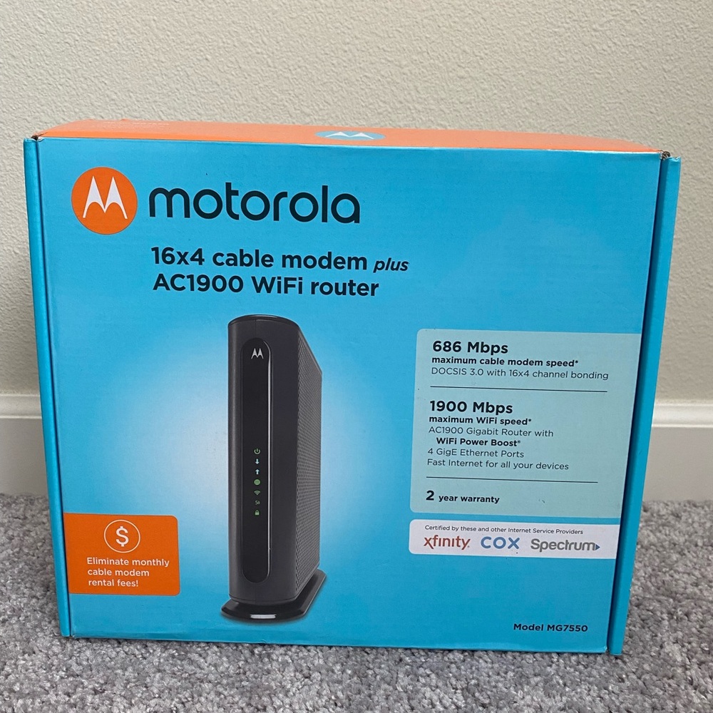 Motorola - Dual-Band AC1900 Router with 16 x 4 DOCSIS 3.0 Cable Modem